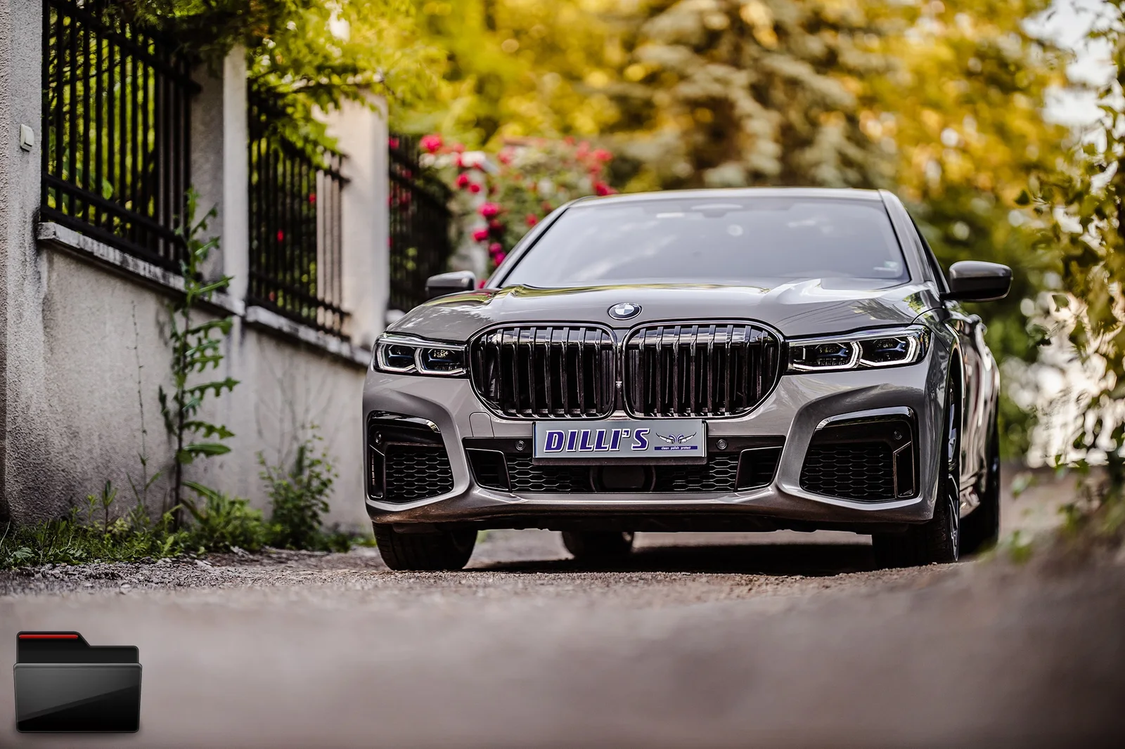 BMW пред студиото на Dillis Detailing