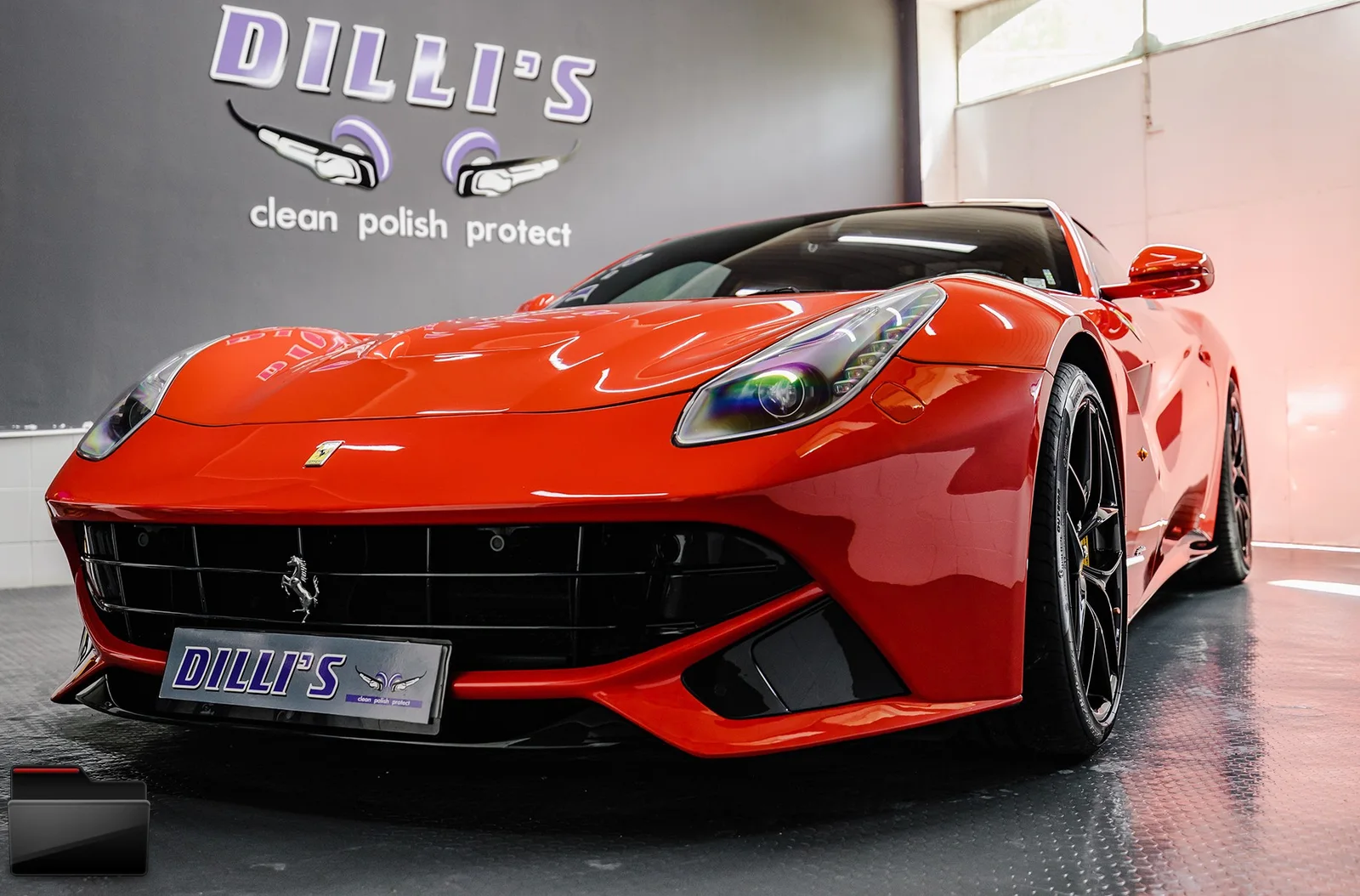 Червено Ferrari F12 Berlinetta в студиото на Dillis Detailing