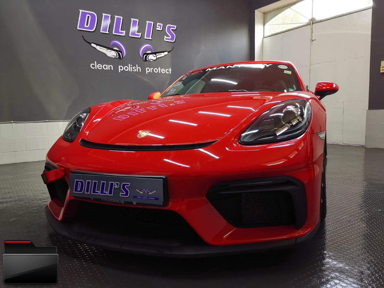Porsche 718 GT4 в студиото