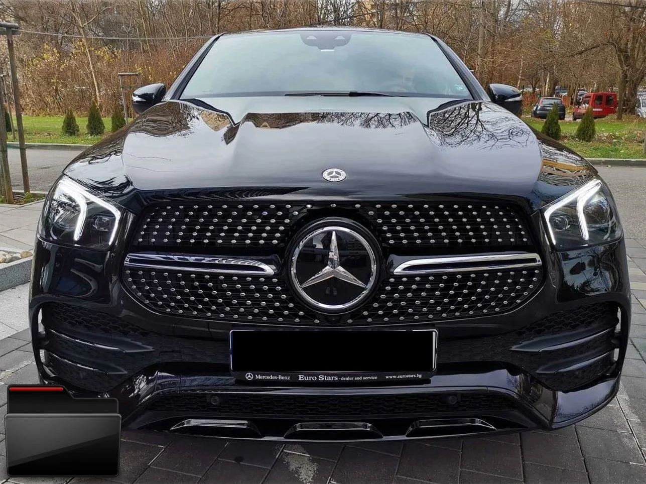 Mercedes GLE пред студиото