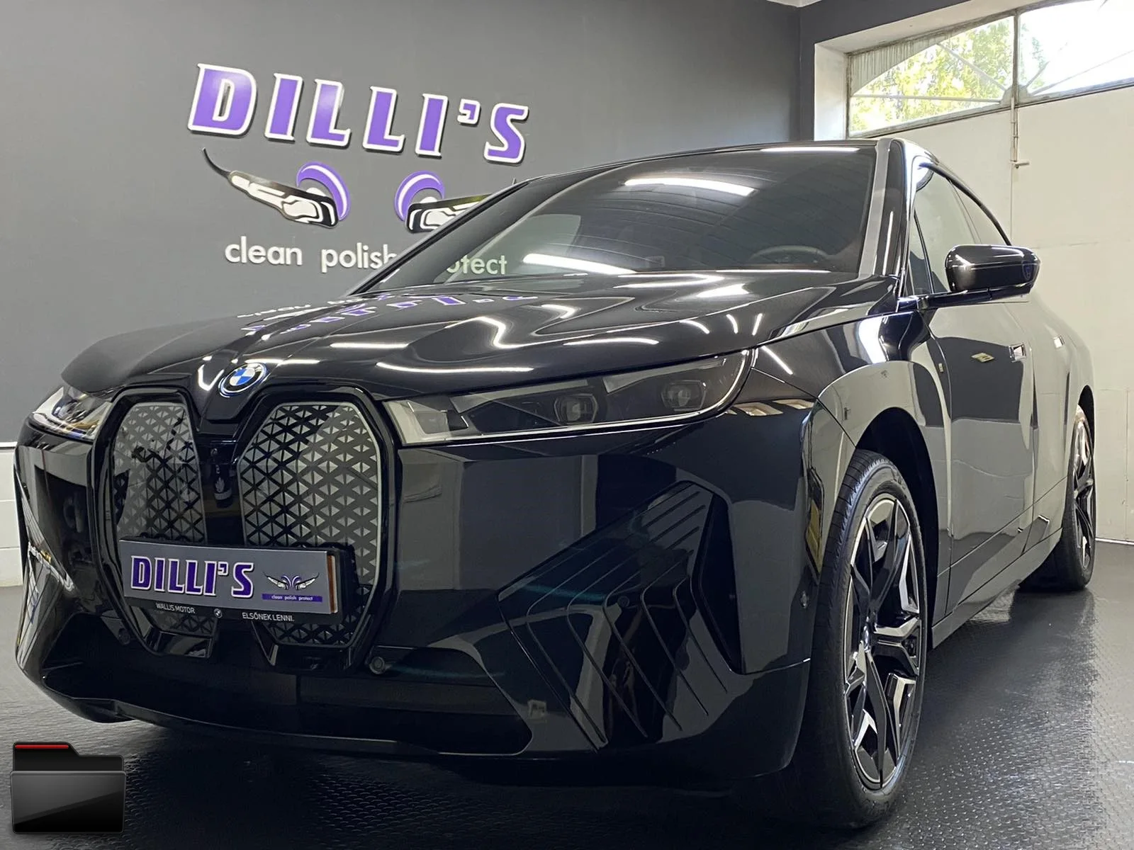 BMW iX в студиото на Dillis Detailing